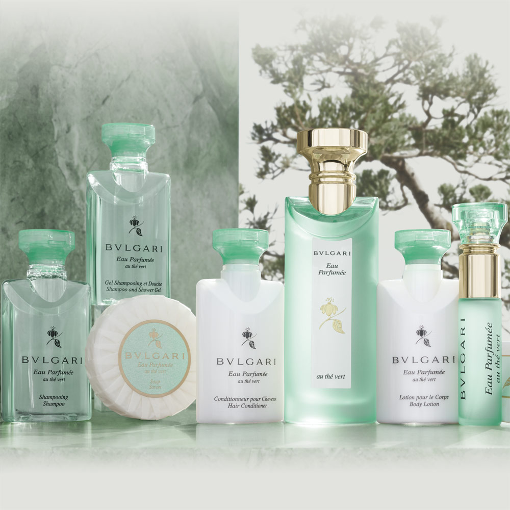 סידרת התה הירוק

 Bvlgari Eau Parfumée au The Vertסידרת הדגל הותיקה, בעלת ארומה מגרה, עם טונים חזקים ובלעדיים של תה ירוק יפני. המותג היוקרתי בולגרי נוסד בשנת 1884 ע"י התכשיטן האיטלקי סוטיריו בולגרי.

Bvlgari Eau Parfumée au The VertA stimulating aroma with powerful and exclusive notes of Japanese green tea. The prestigious Bulgari brand was founded in 1884 by the Italian jeweler Sotirio Bvlgari.