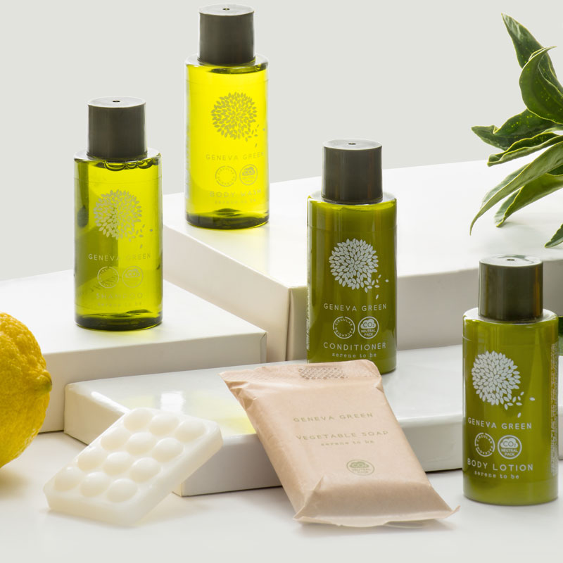 Geneva Green סידרת ז'נבה גרין ייחודית בגישת העיצוב המעגלי שלה. בקבוקים ומכסים המיוצרים מפלסטיק ממוחזר. עטיפת סבון מיוצרת עם 100% נייר למחזור. זה אומר אפס בזבוז לאשפה!

Geneva Green Geneva Green is unique in its circular design approach. Bottles and caps are made with 100% post-consumer RECYCLED plastic. Soap wrapping is made with 100% recyclable paper.