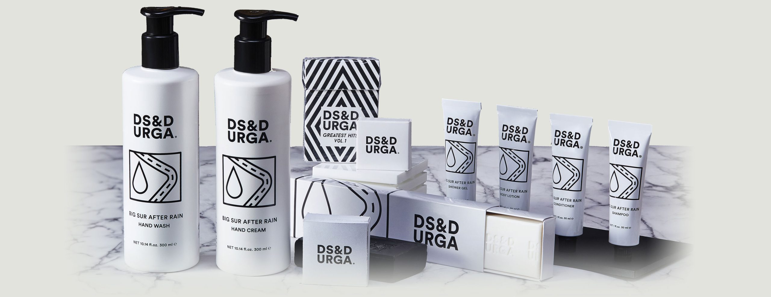 DS&DURGA המותג האופנתי  נוסד בשנת 2007 בניו יורק, ברוקלין, כיצירה משותפת של הזוג, דיוויד סת' ואשתו, האדריכלית, קאווי מולץ. הקפדה על הפרטים הקטנים ושילוב בין היותו של דיוויד מוסיקאי מחונן לחוש האסתטי של אשתו האדריכלית, יצרו שילוב מיוחד במינו וחוויה על חושית. 


DS&DURGA The fashion brand was founded in 2007 in New York, Brooklyn, as a joint creation of the couple, David Seth and his wife, the architect, Kavi Moltz. Giving special attention to the small details and a combination of David's being a gifted musician with the aesthetic sense of his architect wife, created a unique combination and a super-sensory experience.