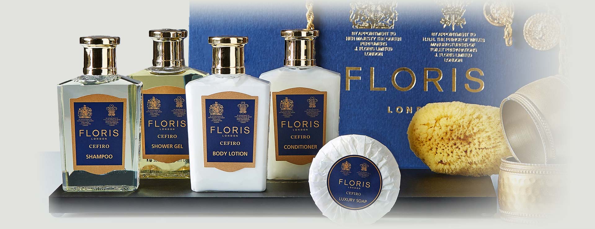 סידרת FLORIS  מותג אנגלי ותיק, שנוסד לפני כ 290 שנים מייצג בגאווה את חווית הבישום האנגלי, המשמש מאז שנת 1800 את משפחת המלוכה האנגלית ומזוהה איתה. תשעה דורות של יצרני בישום עבר המותג וכולם שמרו בקנאות על איכותו וייחודו שאף זכה בתארים ופרסים מלכותיים.


FLORISMade in Britain, using the finest essential oils and essences gathered from around the world. We are proud to add new fragrance creations to the repertoire of our forefathers and be custodians of Floris for future generations.