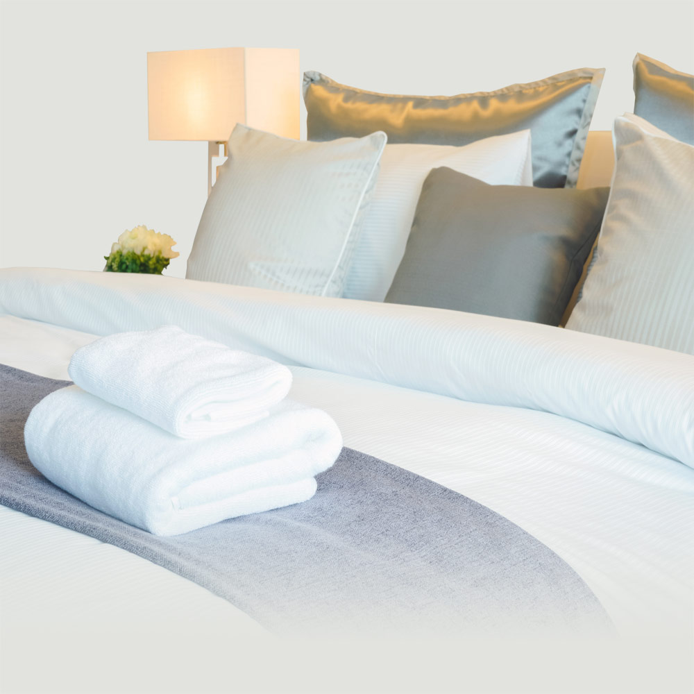 אנו מייבאים מוצרי טקסטיל מבדים איכותיים בעלי עמידות גבוהה ומגע מלטף: מצעי המיטה, כיסויים לשמיכות פוך, כריות וכיסויי כריות, שמיכות פוך, מגני מיטה וכריות, מגבות וחלוקים.

We import textiles from high-quality fabrics with high durability and a caressing touch: bed linen, duvet covers, pillows and cushion covers, duvets, bed guards and pillows, towels and bathrobes.